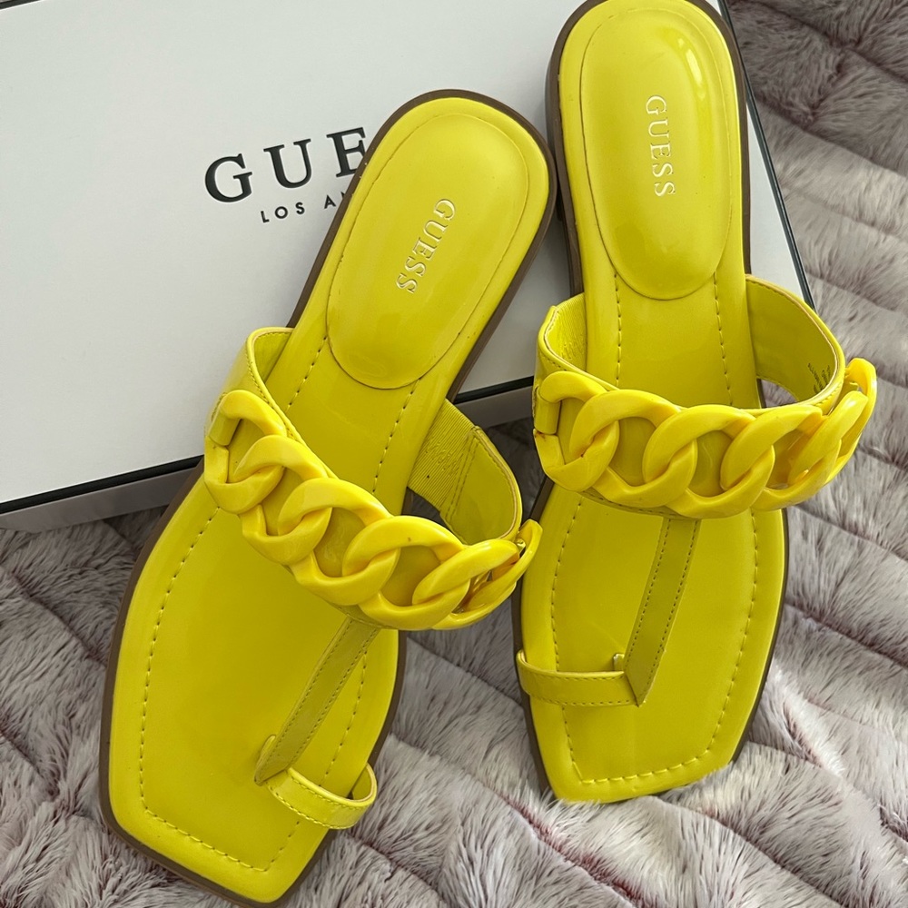 GUESS SANDLES